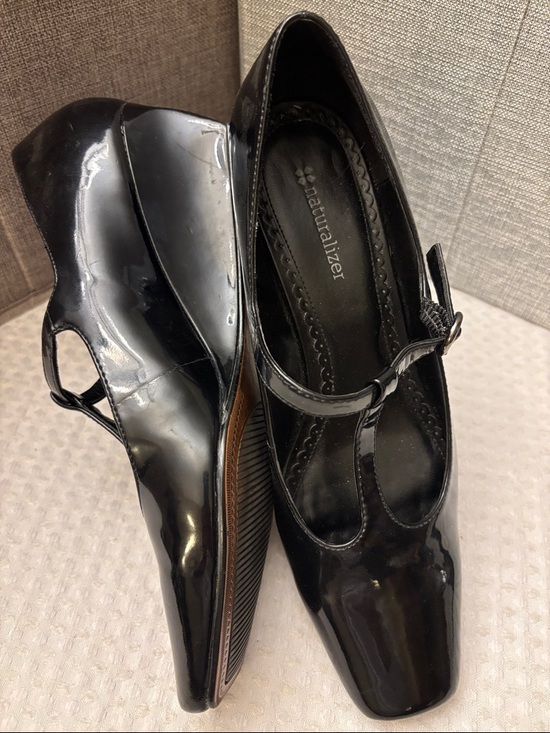 Naturalizer Beckon 8M Black Patent T-Strap Mary Jane Wedge Heels Pumps Classic - Picture 12 of 13